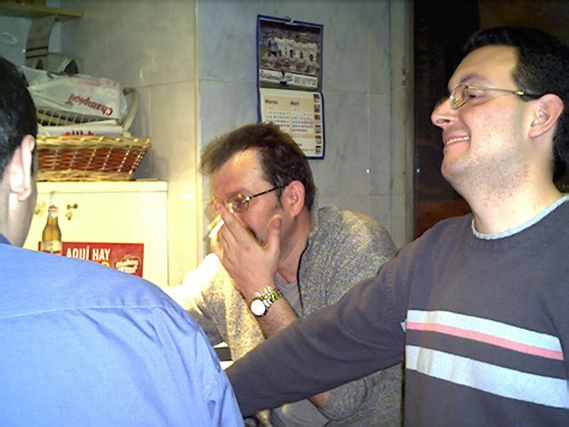 2003-04%20Ruben%20Dani%20y%20Cris%20en%20la%20bodeguita